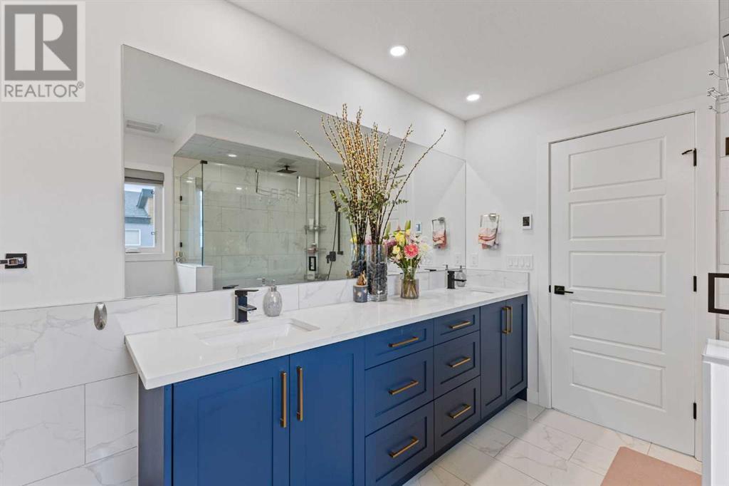 Single Family House for Sale in    Avenue NW Montgomery Calgary 