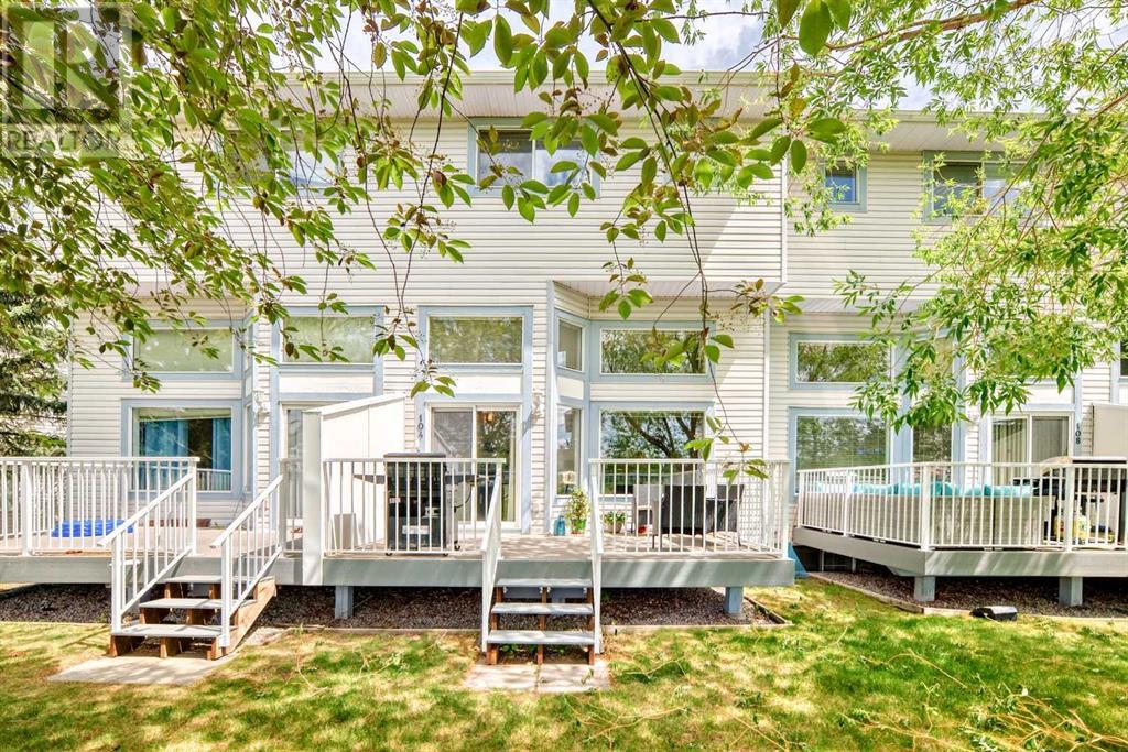 Single Family House 4 Level for Sale in  Kingsland Court SW Kingsland Calgary 