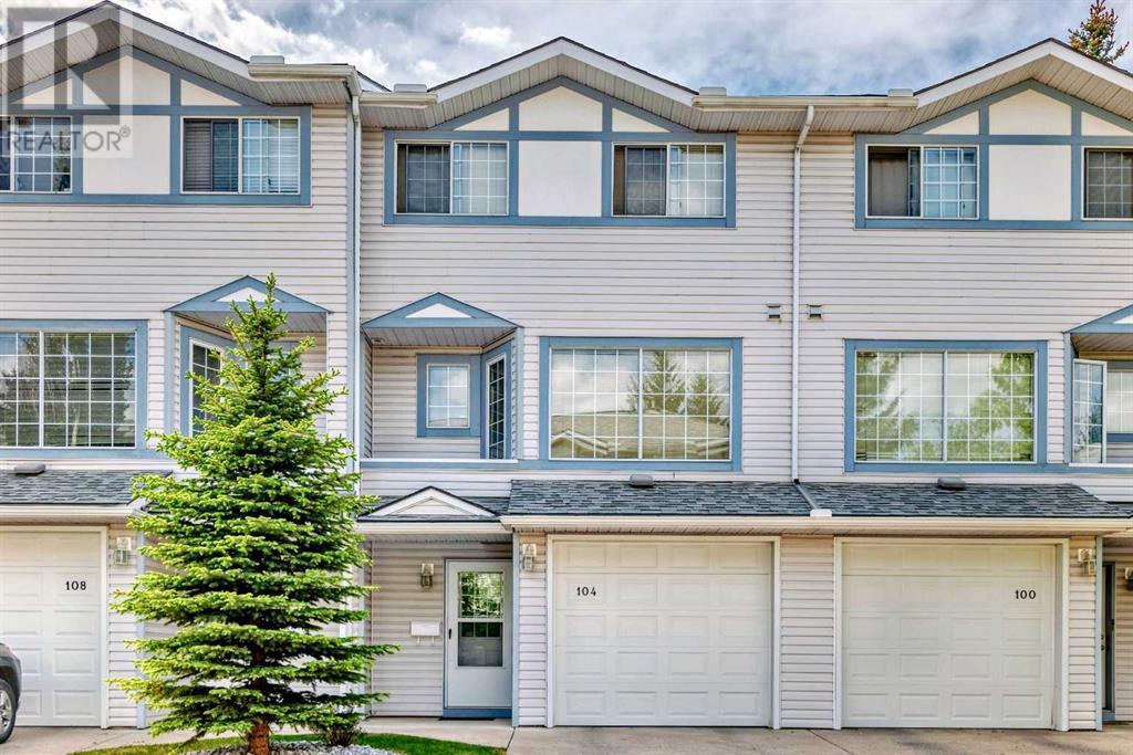 104 Kingsland Court SW, Calgary, Alberta