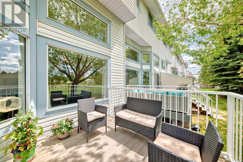 Single Family House 4 Level for Sale in  Kingsland Court SW Kingsland Calgary 