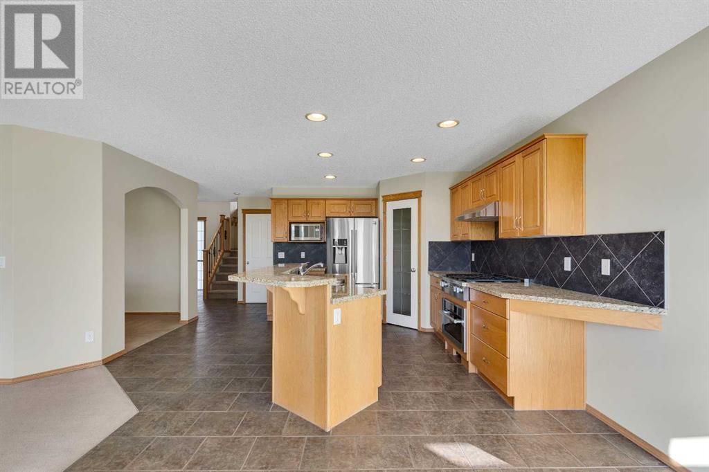 Single Family House for Sale in  Cougarstone Court SW Cougar Ridge Calgary 