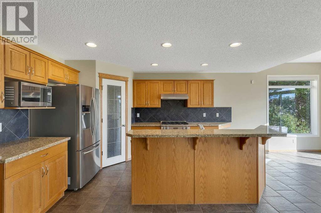 Single Family House for Sale in  Cougarstone Court SW Cougar Ridge Calgary 