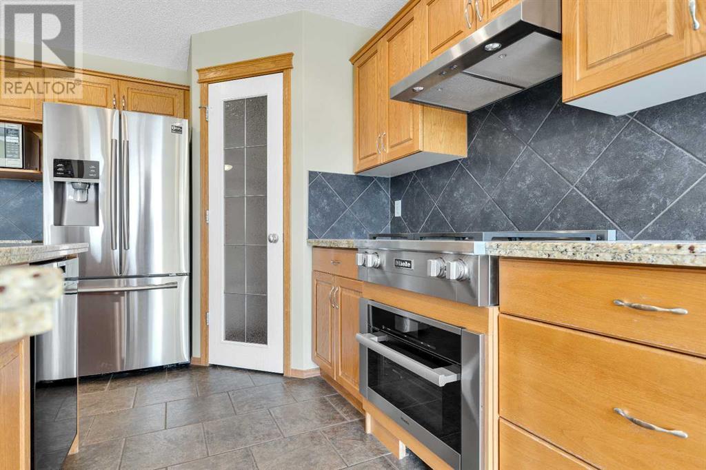 Single Family House for Sale in  Cougarstone Court SW Cougar Ridge Calgary 