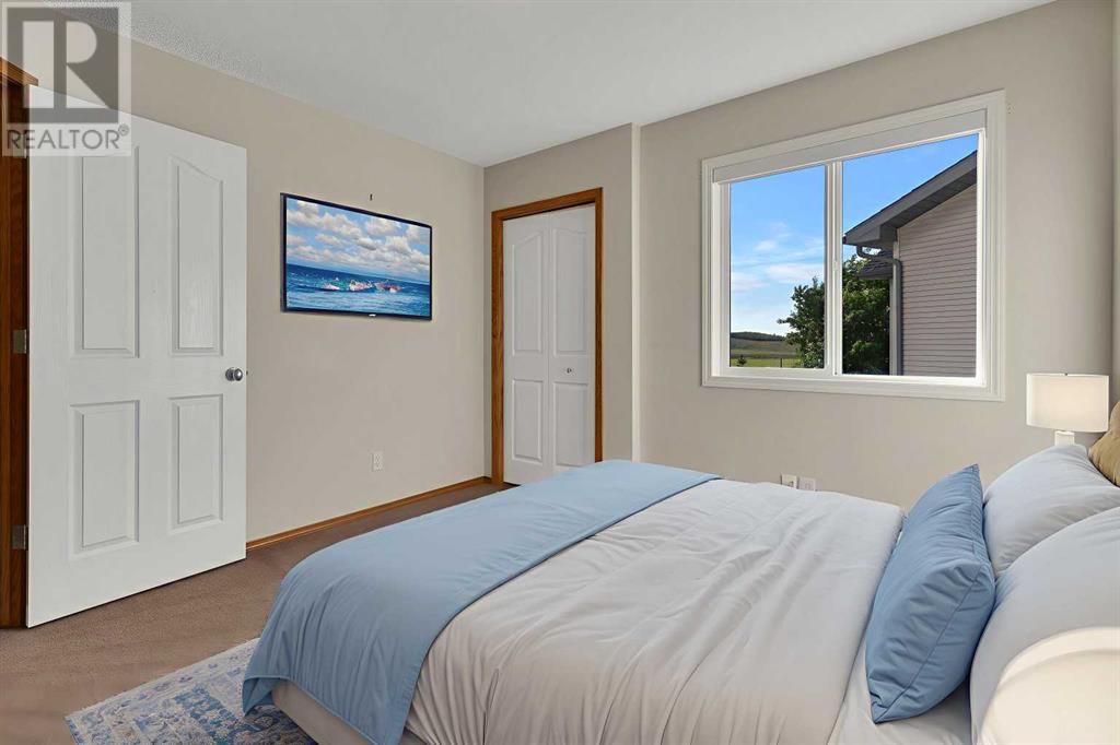 Single Family House for Sale in  Cougarstone Court SW Cougar Ridge Calgary 