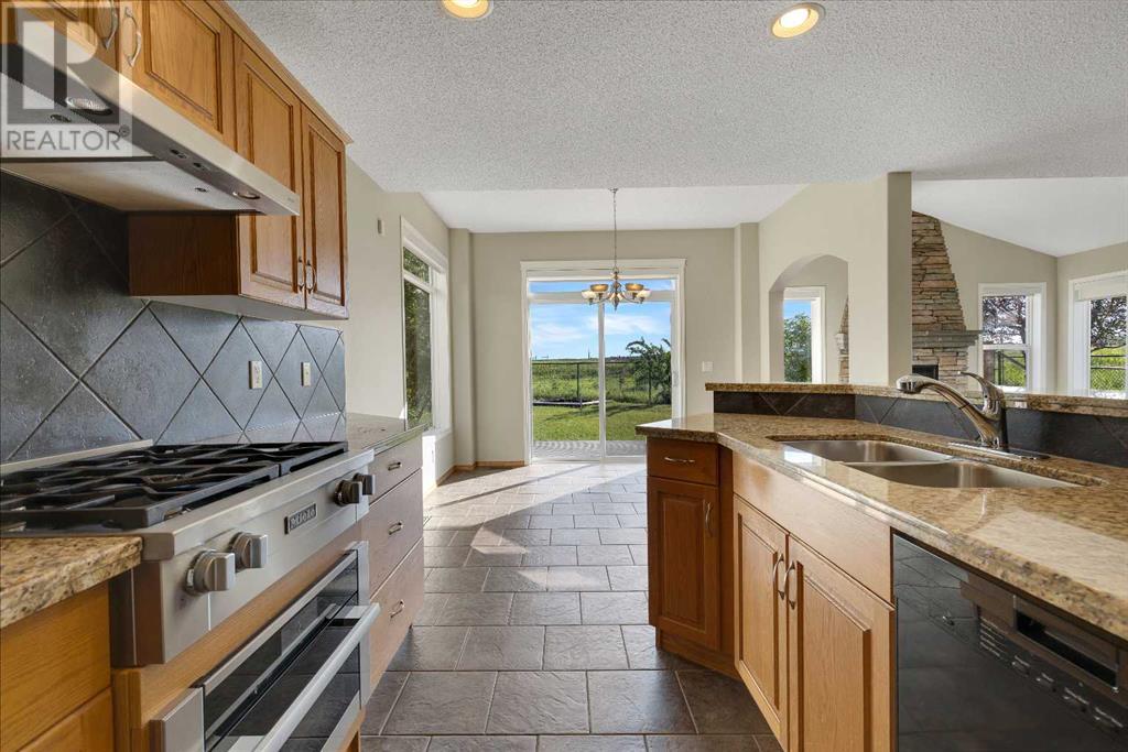 Single Family House for Sale in  Cougarstone Court SW Cougar Ridge Calgary 