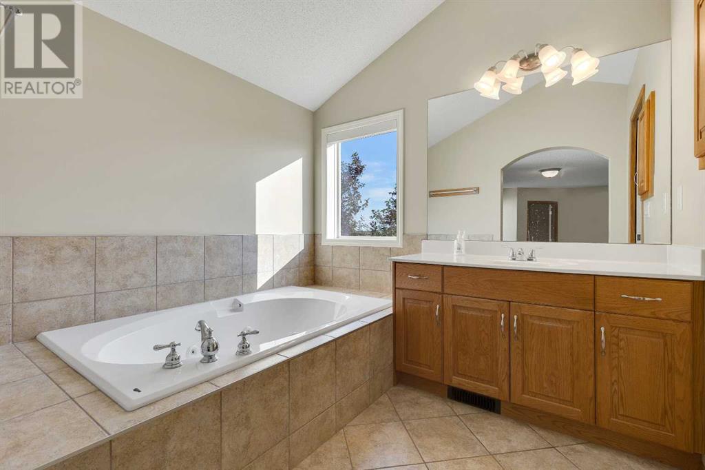 Single Family House for Sale in  Cougarstone Court SW Cougar Ridge Calgary 