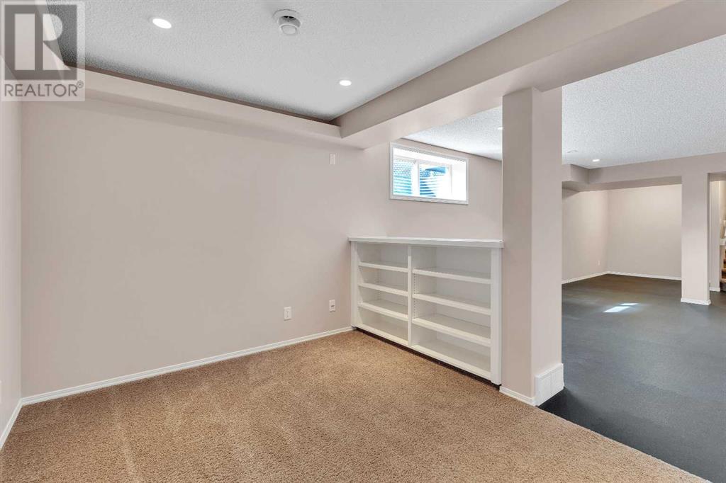 Single Family House for Sale in  Cougarstone Court SW Cougar Ridge Calgary 