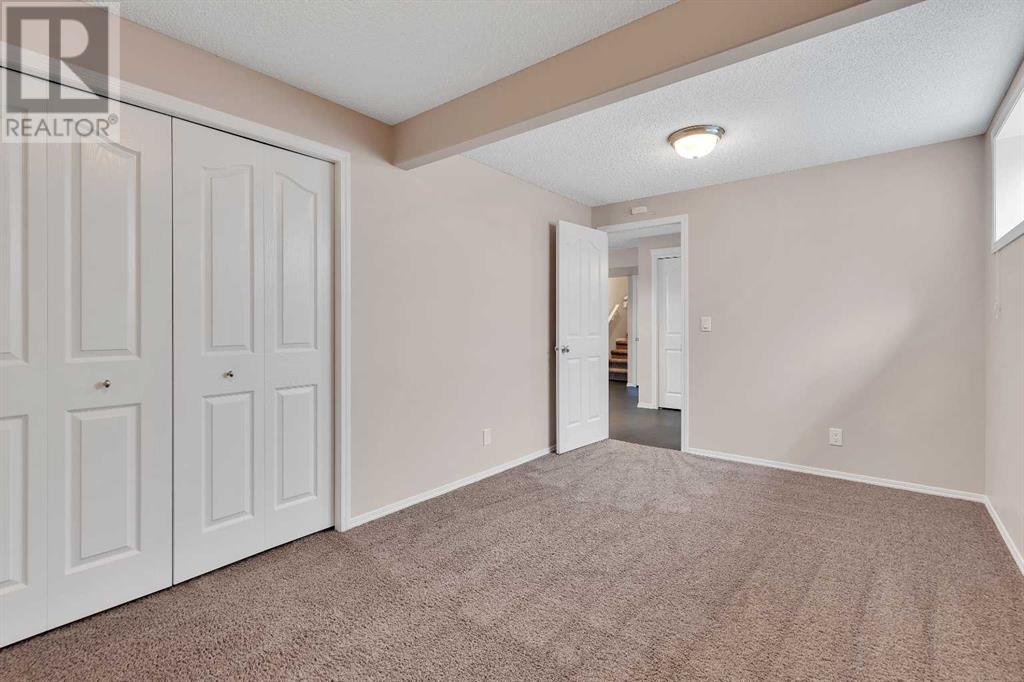 Single Family House for Sale in  Cougarstone Court SW Cougar Ridge Calgary 