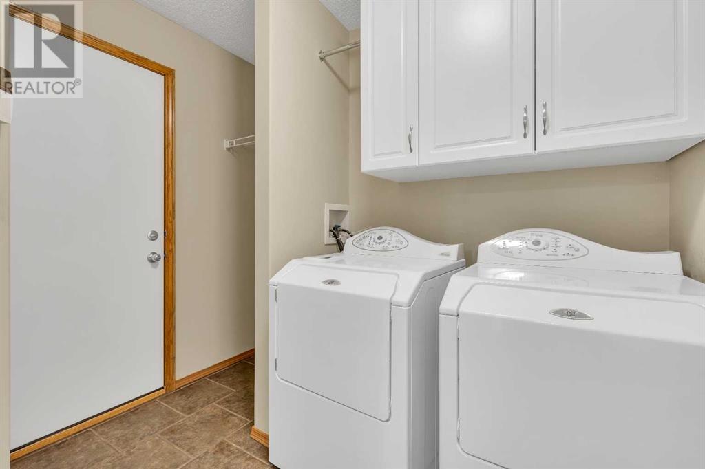 Single Family House for Sale in  Cougarstone Court SW Cougar Ridge Calgary 