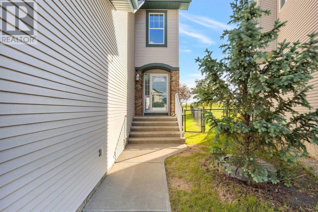 Single Family House for Sale in  Cougarstone Court SW Cougar Ridge Calgary 