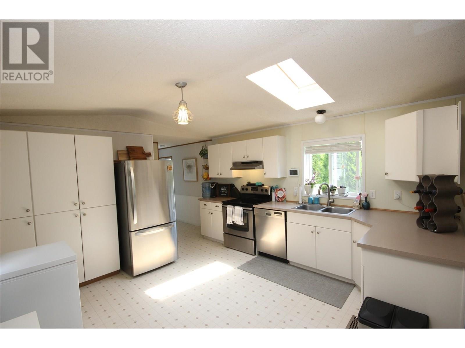 54 1525 Westside Road South, Kelowna