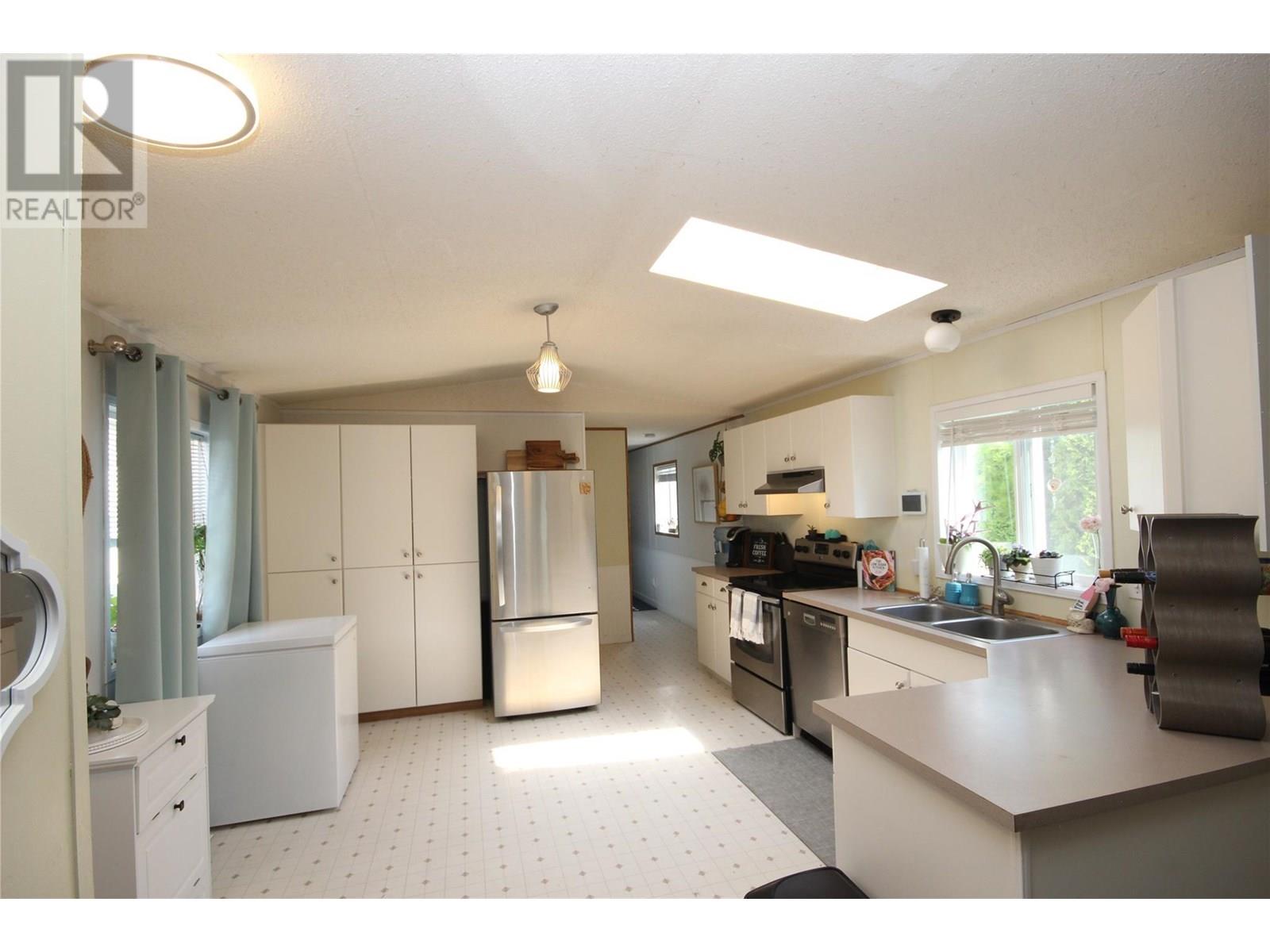 54 1525 Westside Road South, Kelowna