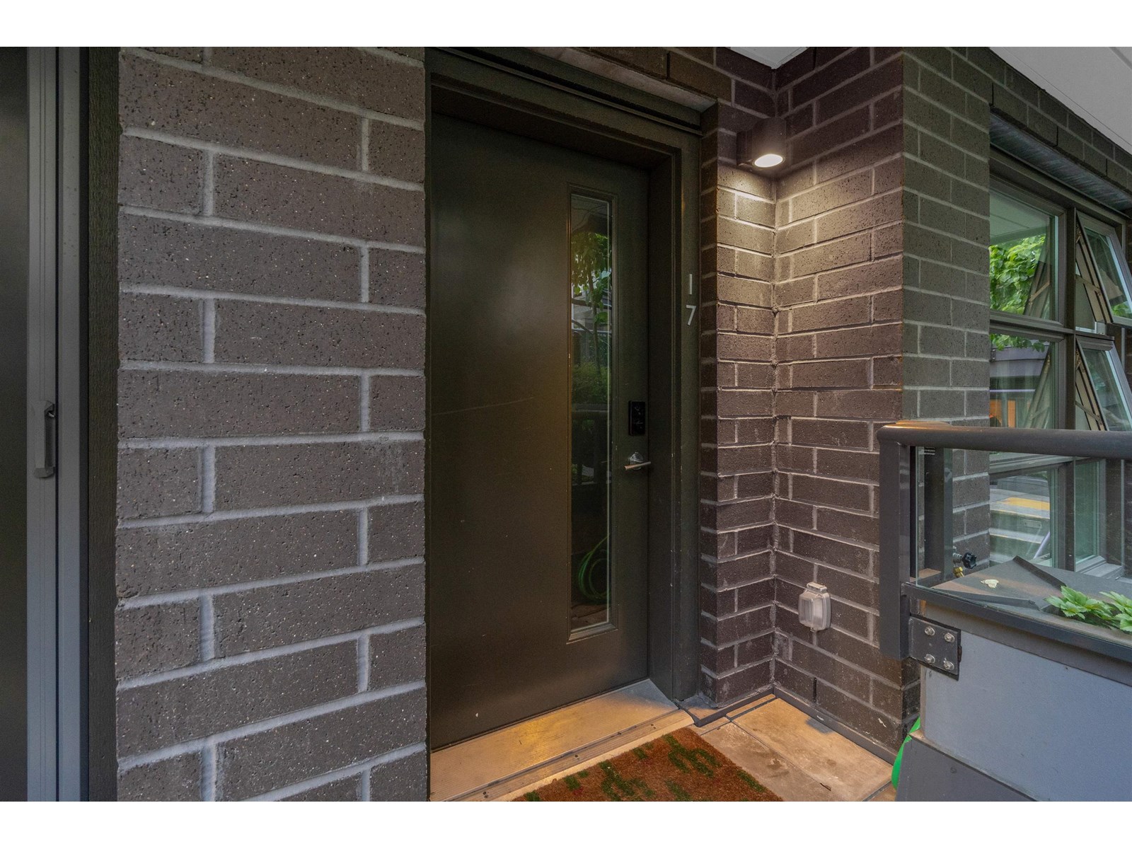 Photo 16 of 17 14820 Buena Vista Avenue, White Rock BC