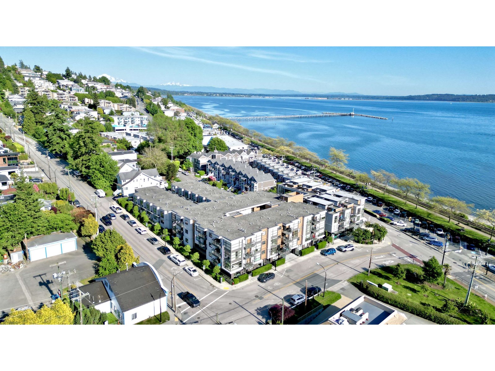 Photo 4 of 17 14820 Buena Vista Avenue, White Rock BC