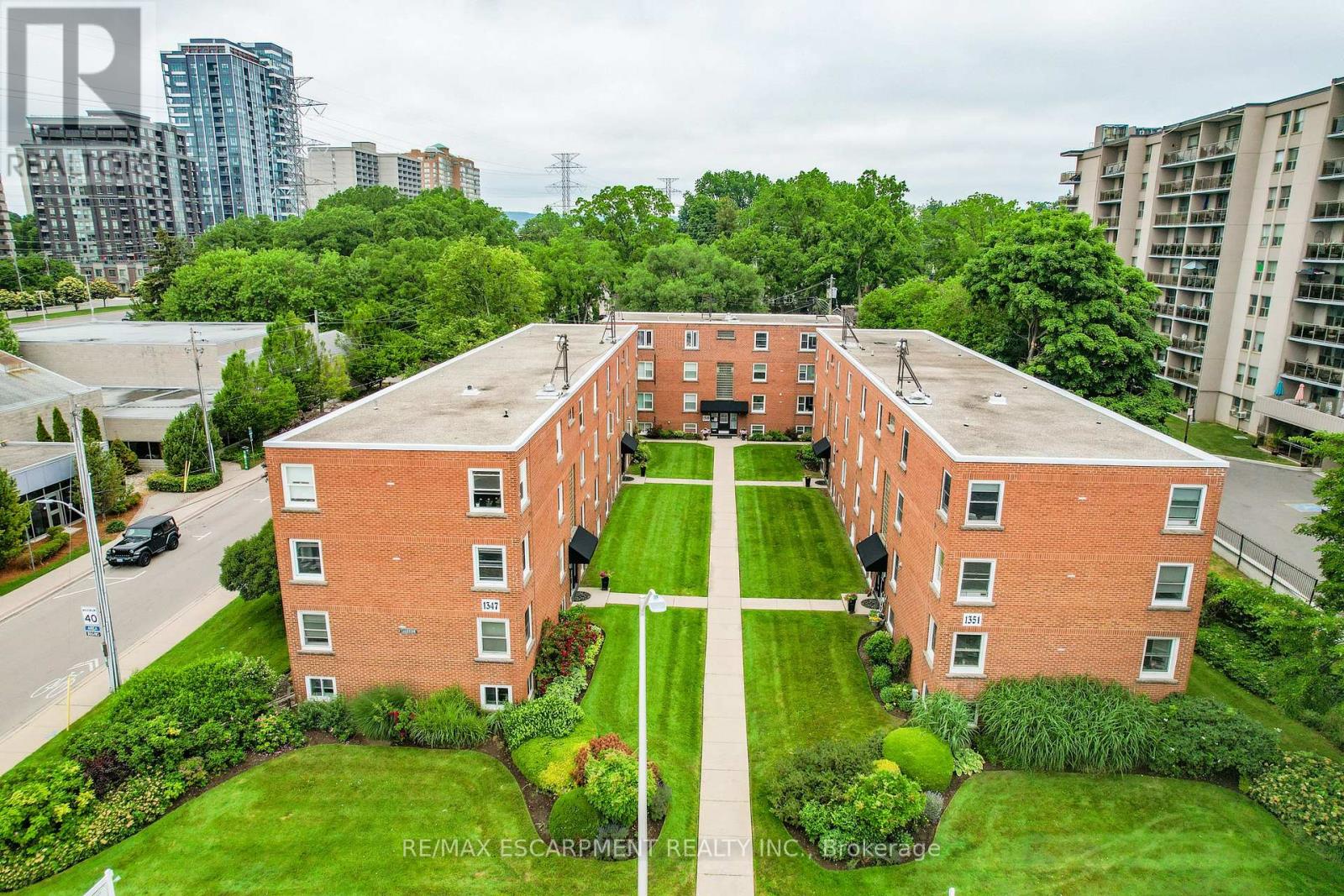 Photo 1 of 37 1347 Lakeshore Road, Burlington ON
