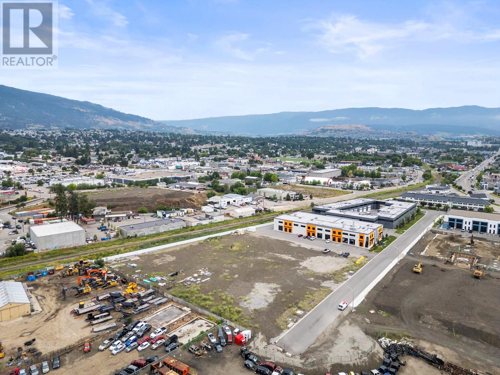 Photo 2 of 4651 Anderson Way, Vernon BC