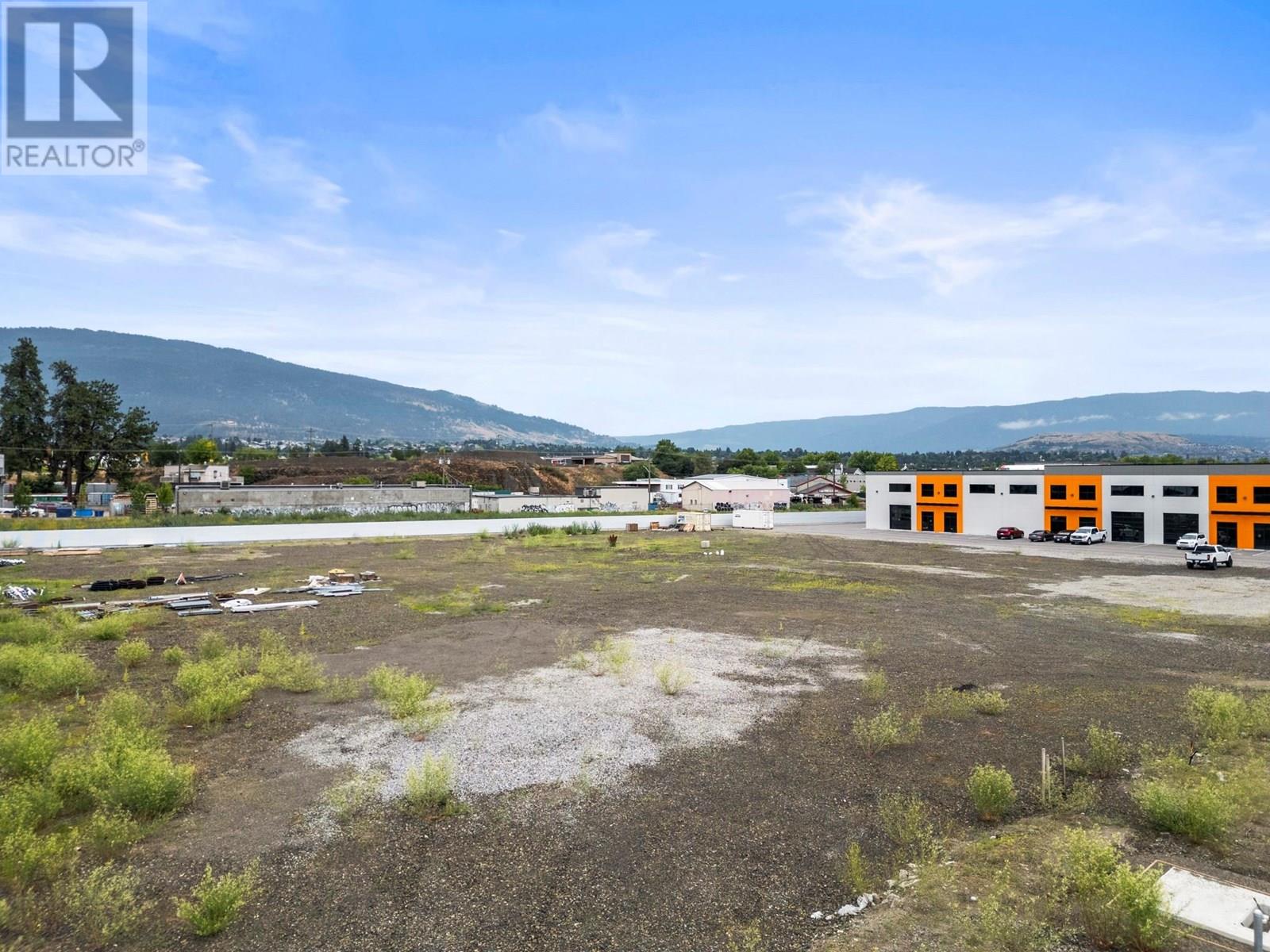Photo 6 of 4651 Anderson Way, Vernon BC