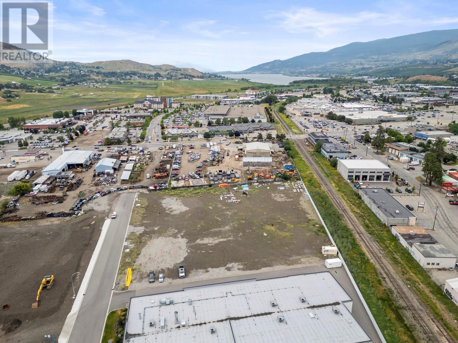 Photo 4 of 4651 Anderson Way, Vernon BC