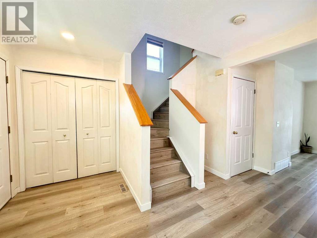 Single Family House for Sale in  Erin Woods Drive SE Erin Woods Calgary 
