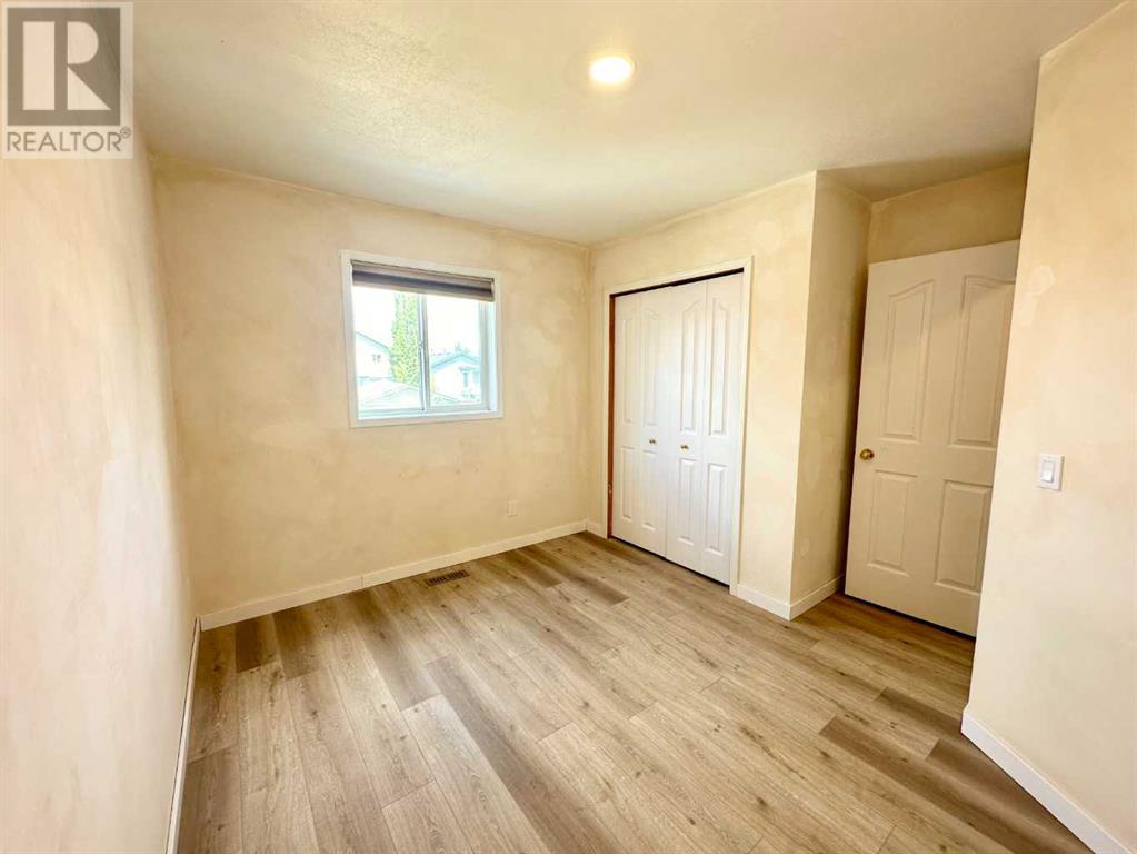 Single Family House for Sale in  Erin Woods Drive SE Erin Woods Calgary 