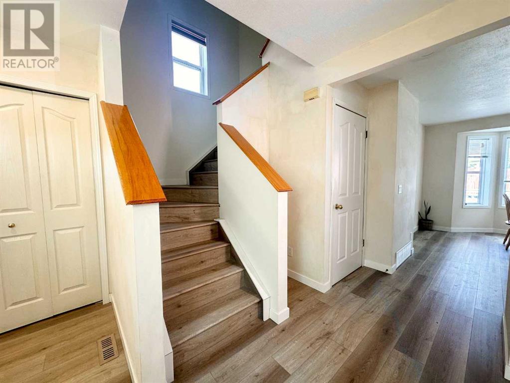 Single Family House for Sale in  Erin Woods Drive SE Erin Woods Calgary 