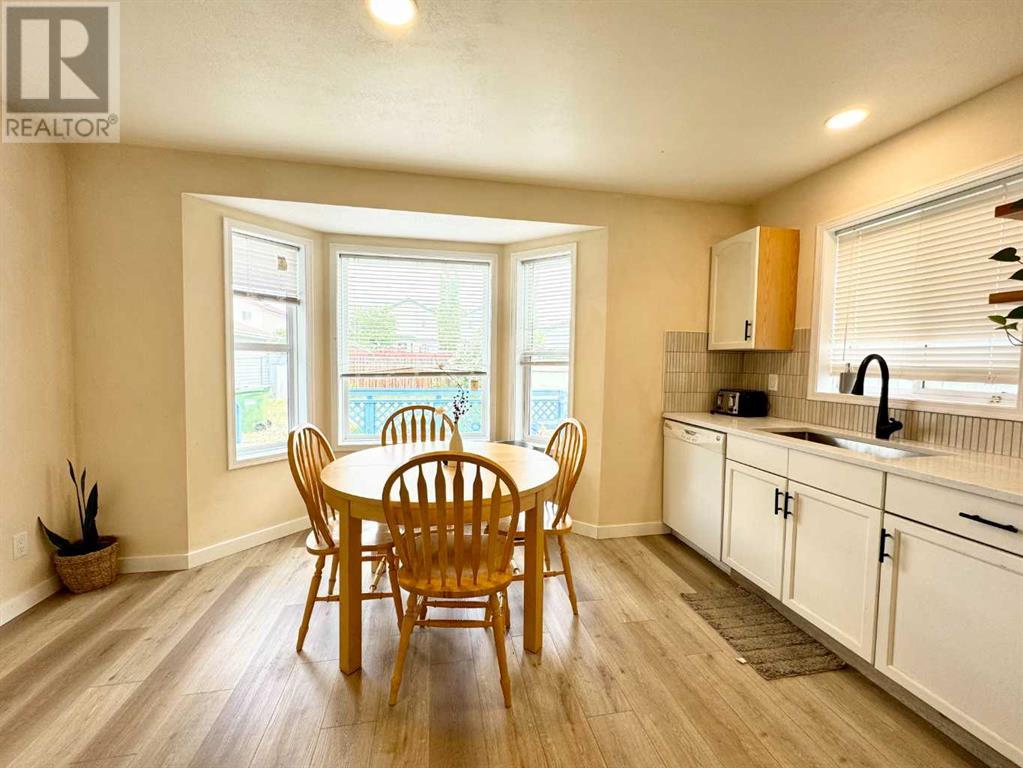 Single Family House for Sale in  Erin Woods Drive SE Erin Woods Calgary 