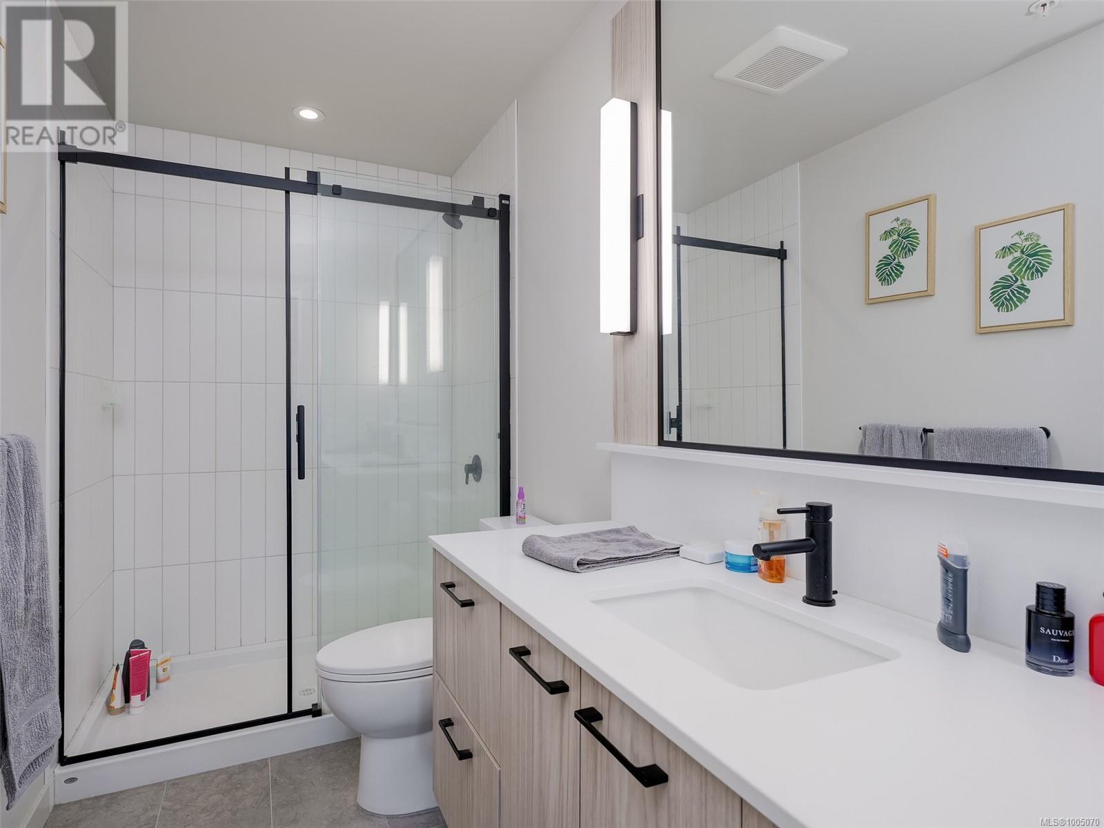 Photo 6 of 304 947 Whirlaway Cres, Langford BC