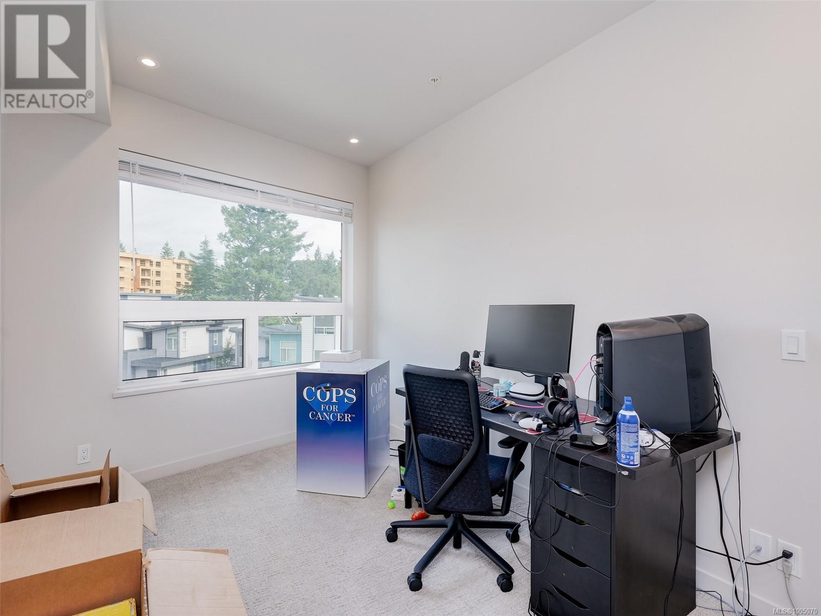 Photo 5 of 304 947 Whirlaway Cres, Langford BC