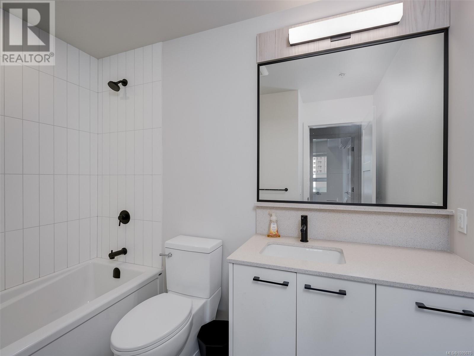 Photo 7 of 304 947 Whirlaway Cres, Langford BC