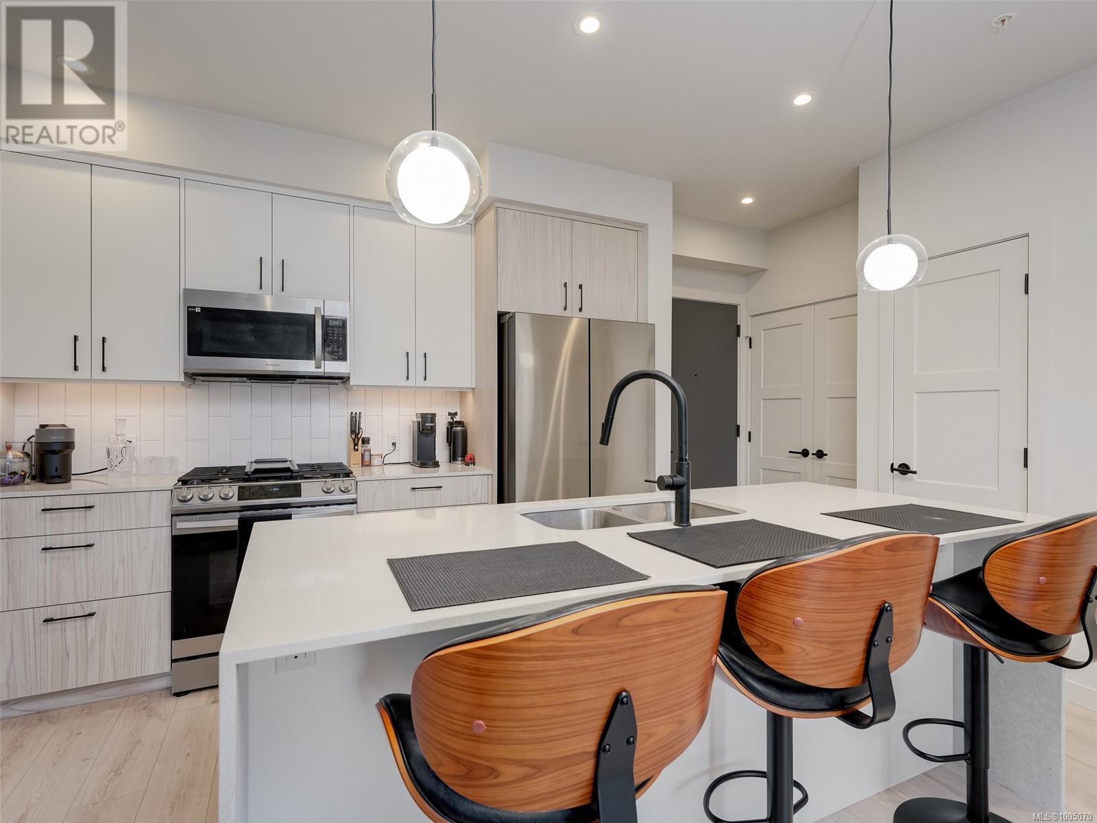 Photo 25 of 304 947 Whirlaway Cres, Langford BC