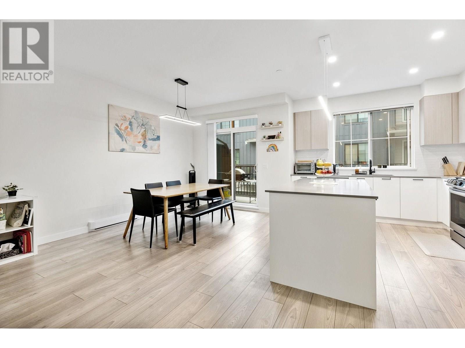 122 488 FURNESS STREET, New Westminster