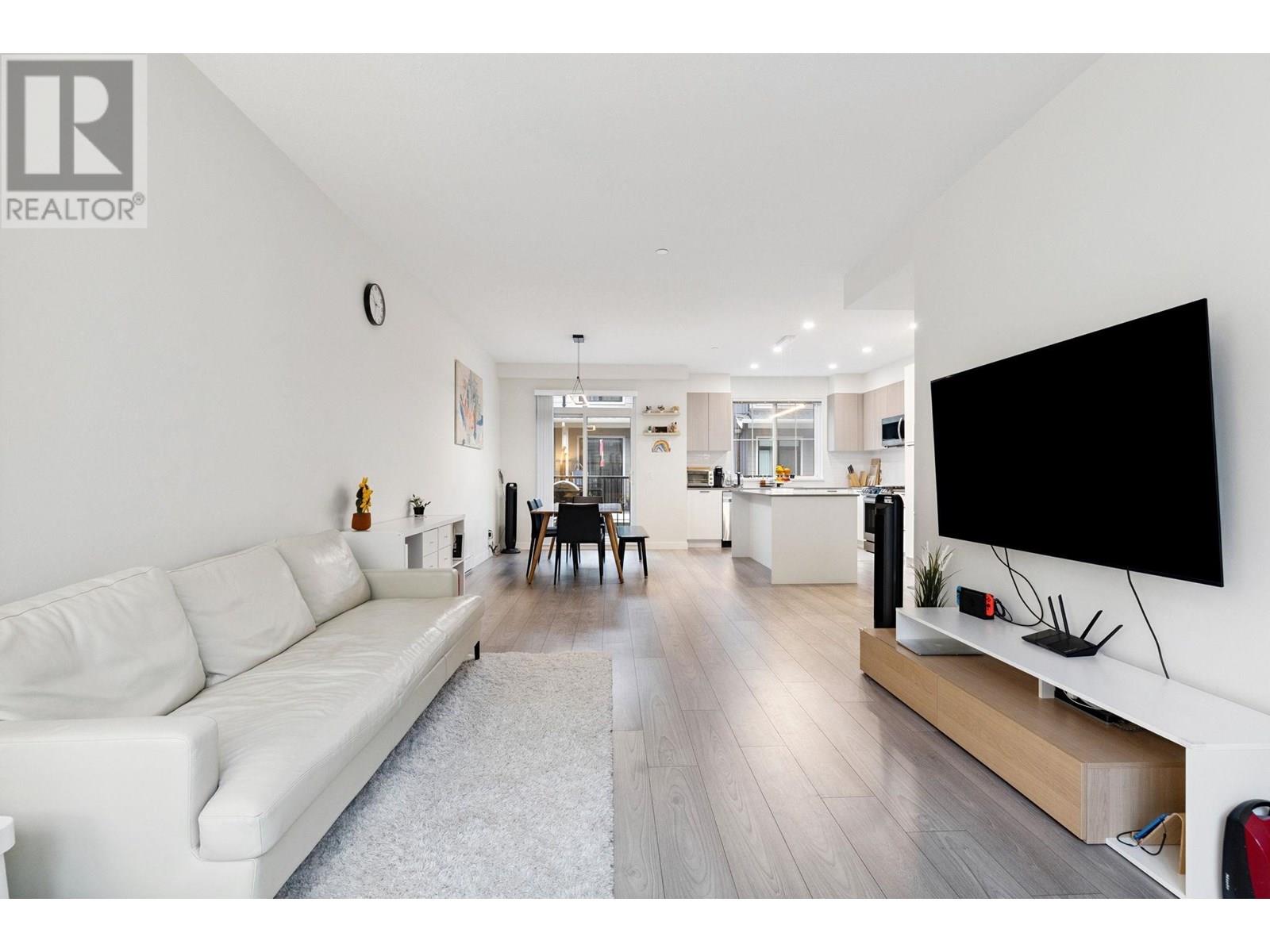 122 488 FURNESS STREET, New Westminster