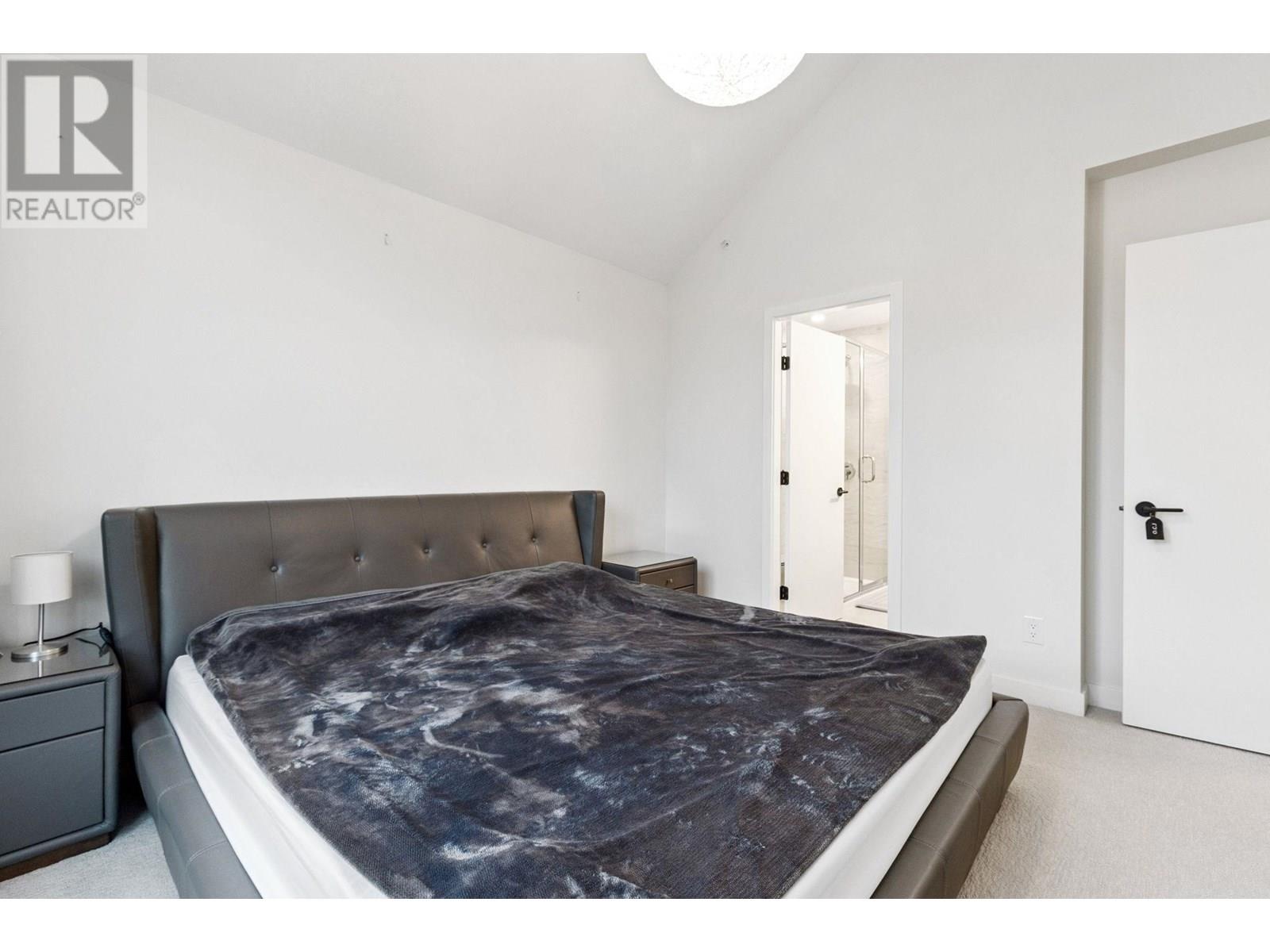 122 488 FURNESS STREET, New Westminster