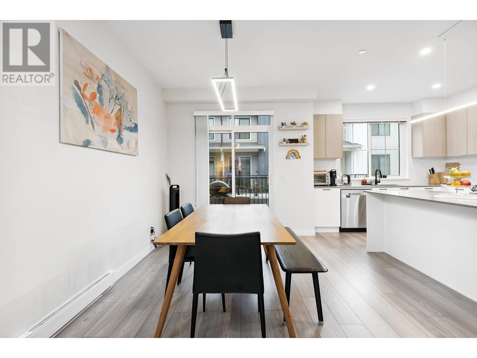 122 488 FURNESS STREET, New Westminster