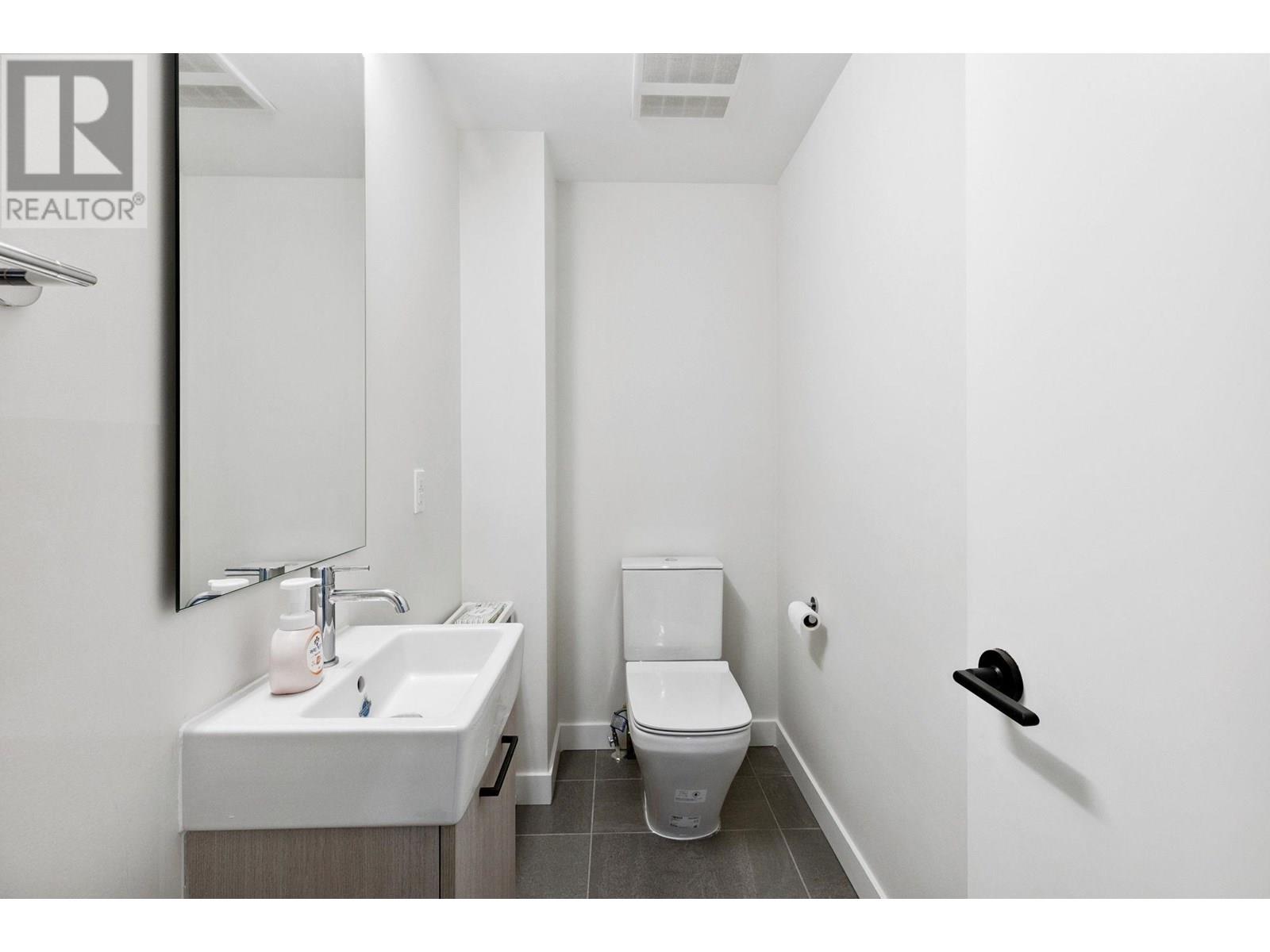 122 488 FURNESS STREET, New Westminster