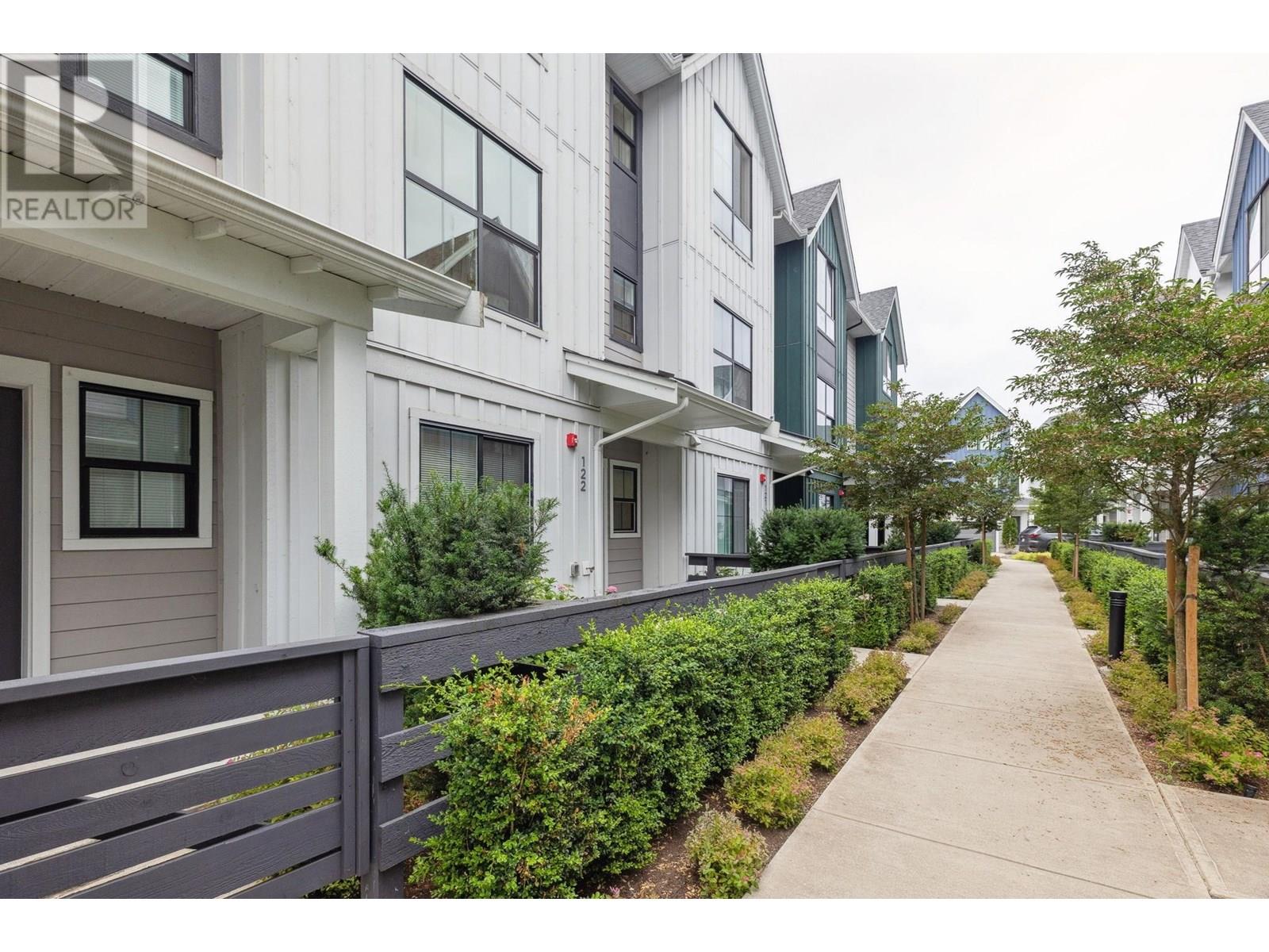 122 488 FURNESS STREET, New Westminster