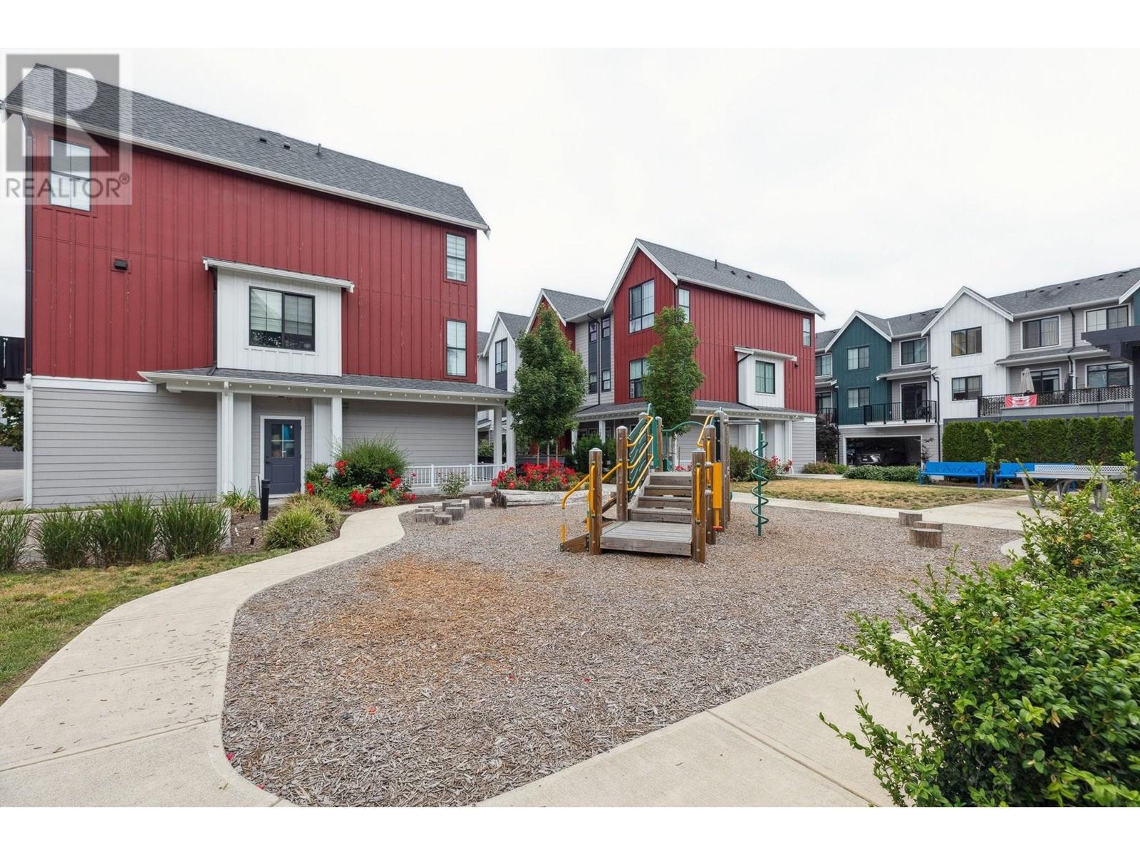 122 488 FURNESS STREET, New Westminster