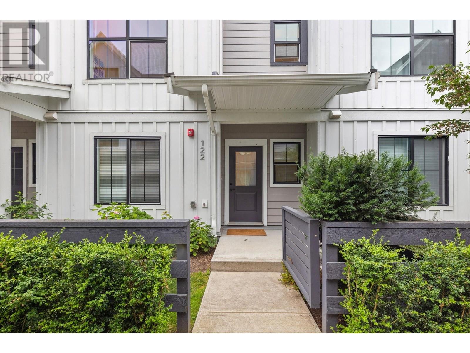122 488 FURNESS STREET, New Westminster