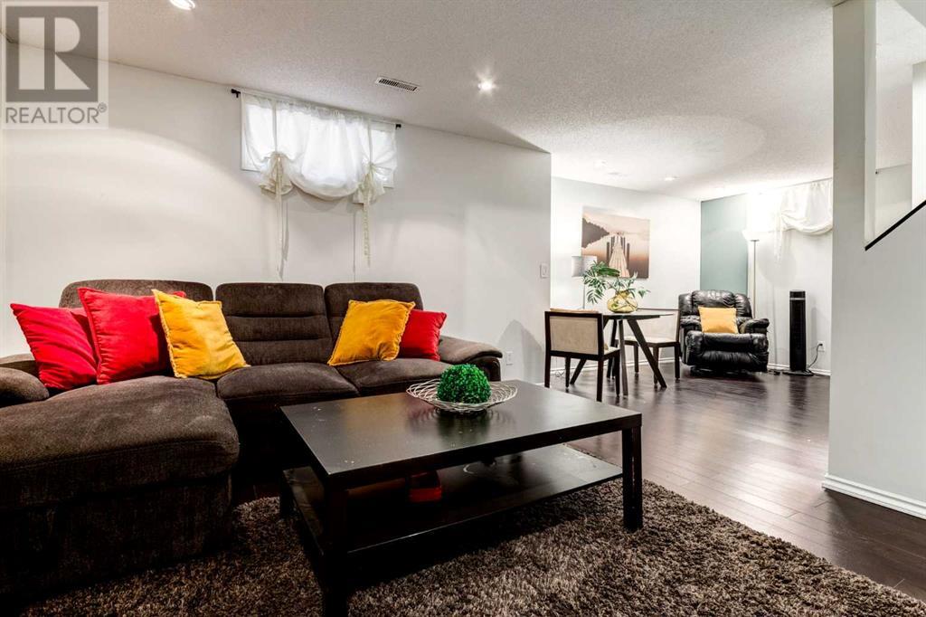Single Family House for Sale in  Copperfield Gate SE Copperfield Calgary 