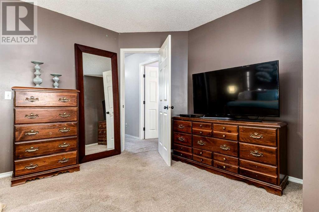 Single Family House for Sale in  Copperfield Gate SE Copperfield Calgary 
