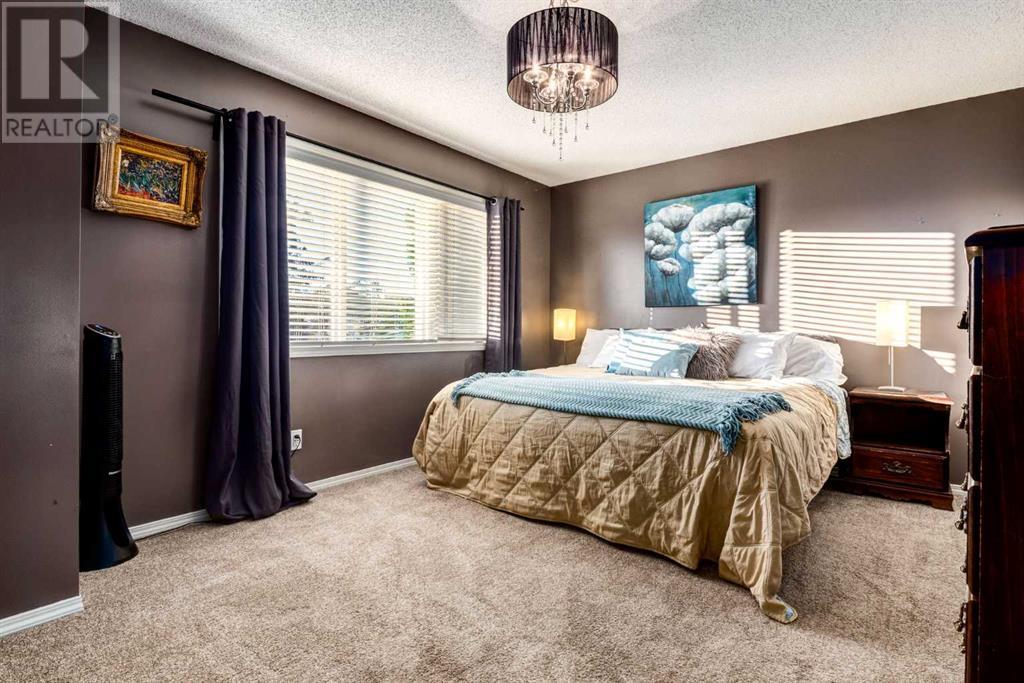 Single Family House for Sale in  Copperfield Gate SE Copperfield Calgary 