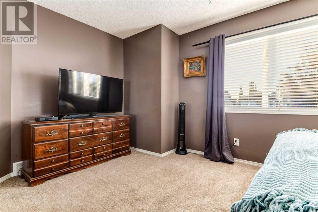 Single Family House for Sale in  Copperfield Gate SE Copperfield Calgary 