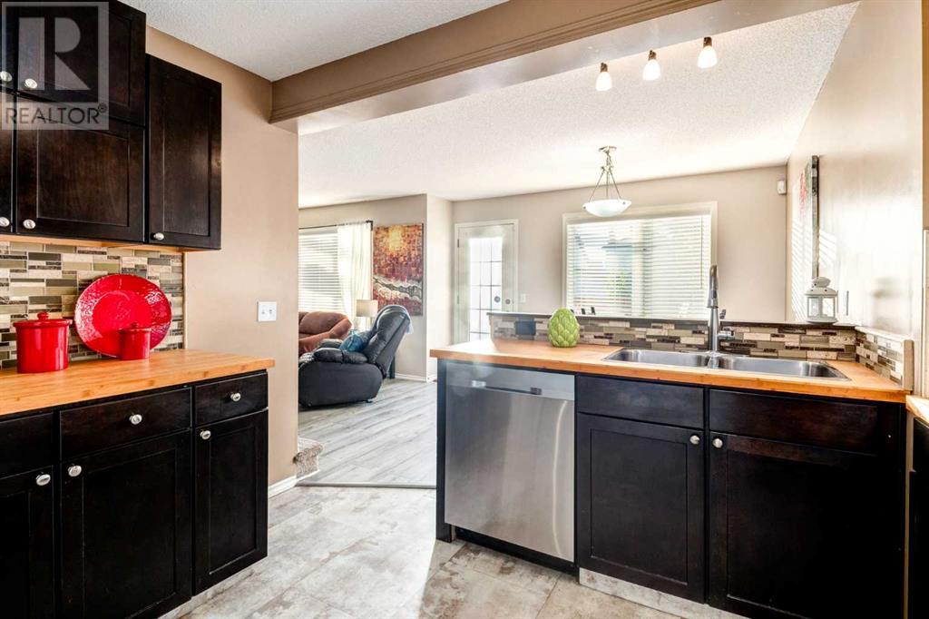 Single Family House for Sale in  Copperfield Gate SE Copperfield Calgary 