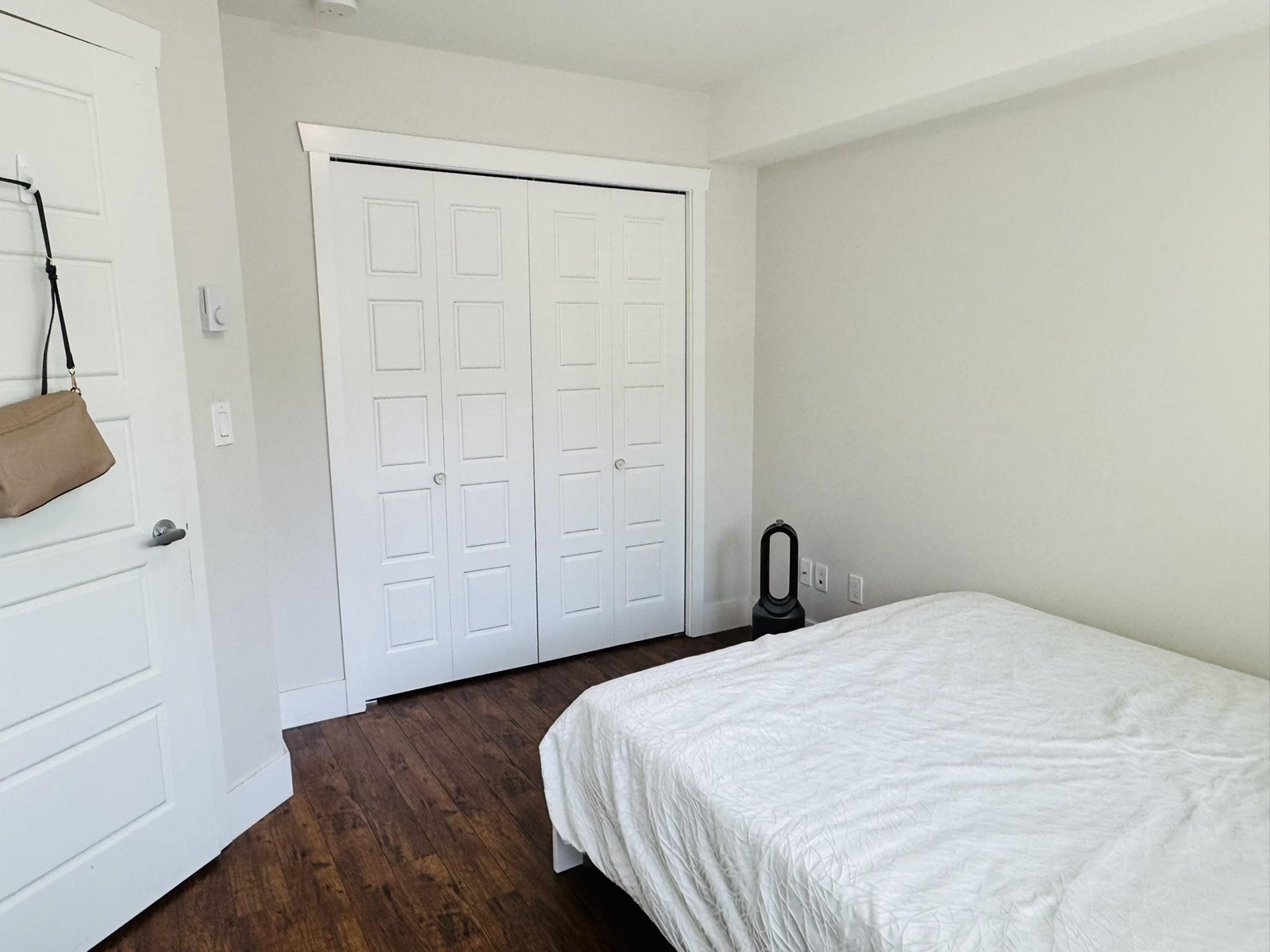 Photo 9 of 17 8747 162 Street, Surrey BC