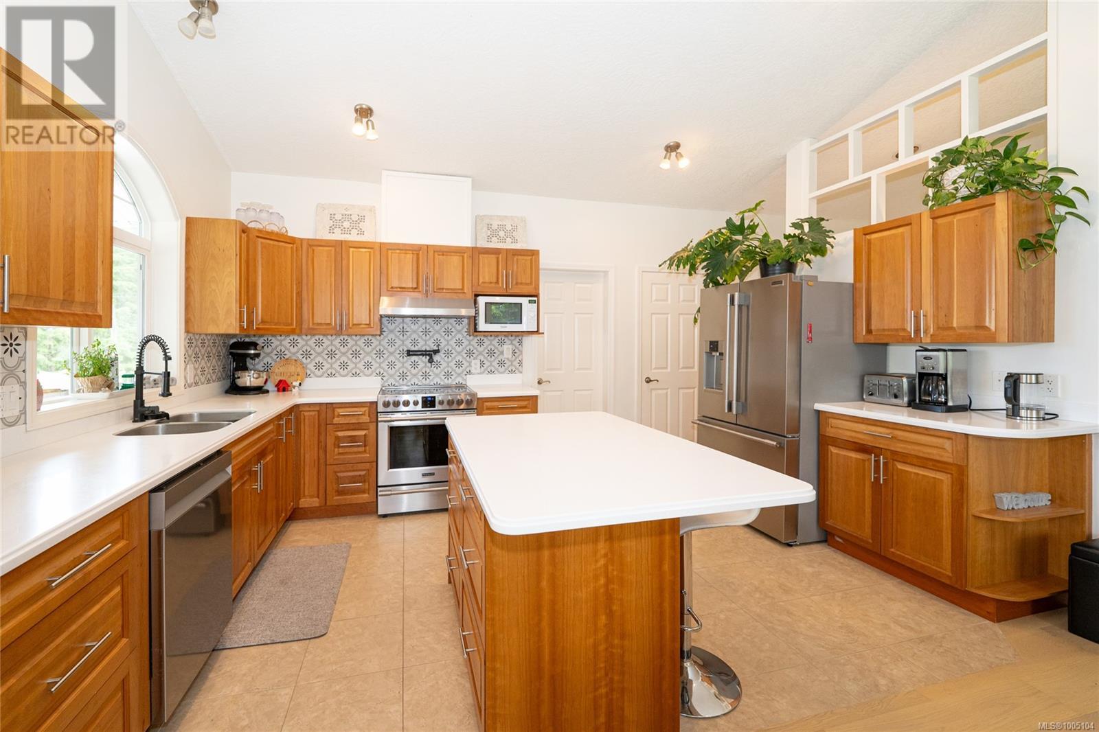 1185 Hutchinson Rd, Cobble Hill