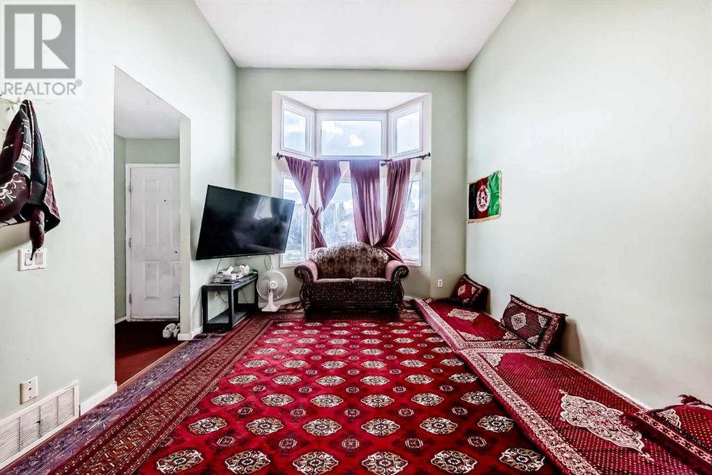 Single Family House 4 Level for Sale in  Falmere Way NE Falconridge Calgary 