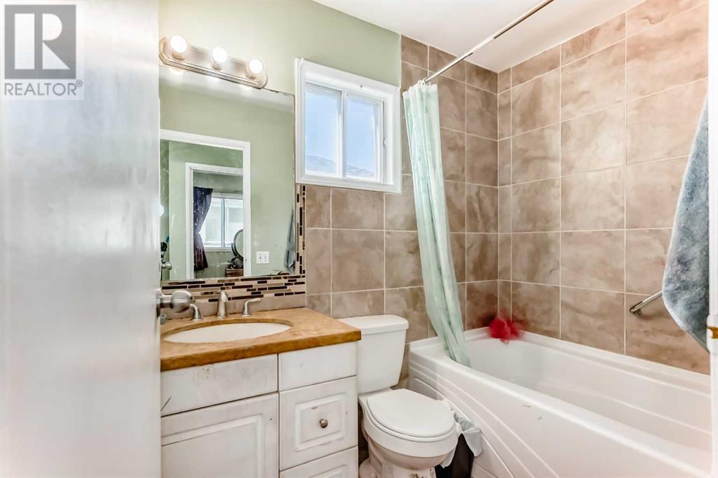 Single Family House 4 Level for Sale in  Falmere Way NE Falconridge Calgary 