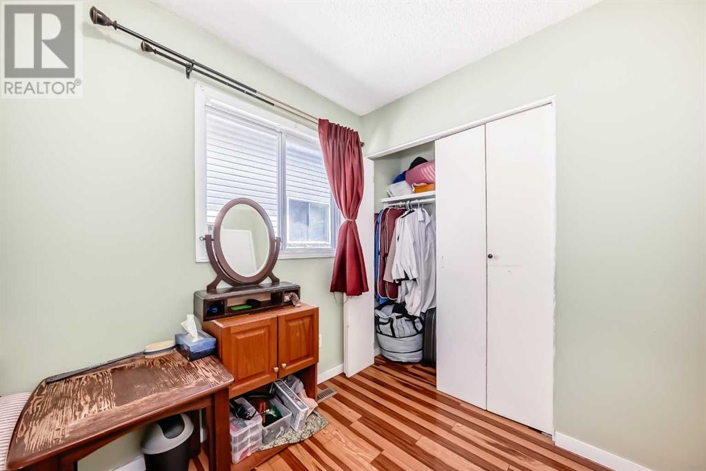 Single Family House 4 Level for Sale in  Falmere Way NE Falconridge Calgary 