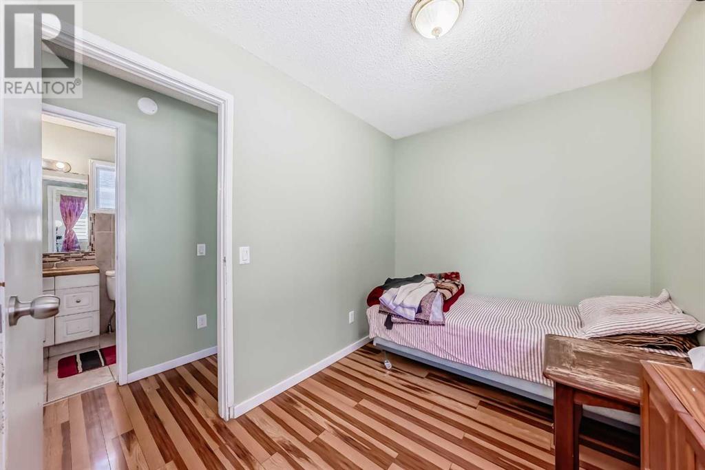 Single Family House 4 Level for Sale in  Falmere Way NE Falconridge Calgary 