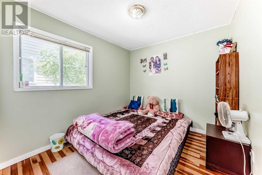 Single Family House 4 Level for Sale in  Falmere Way NE Falconridge Calgary 